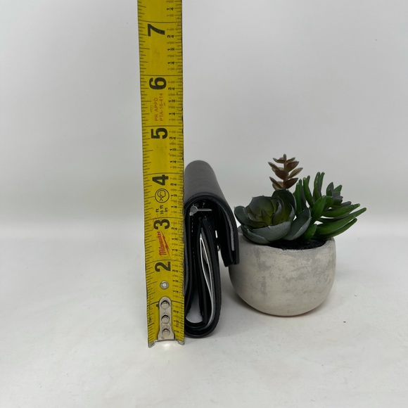 Michael Kors Suri Medium Bucket Bag and Wallet - Picture 12 of 15